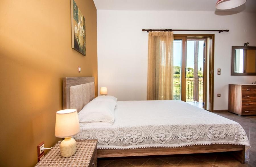 Villa Irida Afrato Bagian luar foto