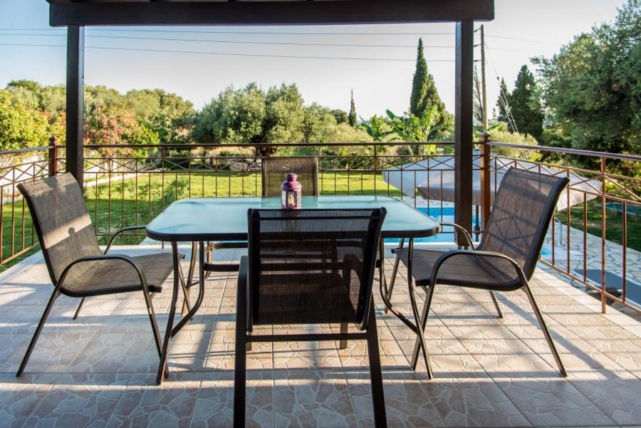 Villa Irida Afrato Bagian luar foto