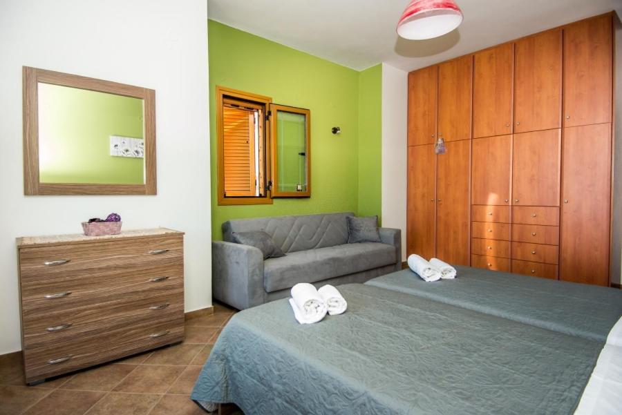 Villa Irida Afrato Bagian luar foto