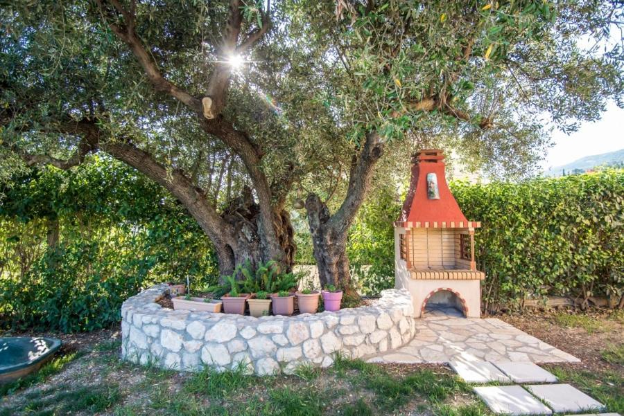 Villa Irida Afrato Bagian luar foto