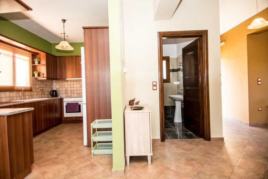 Villa Irida Afrato Bagian luar foto