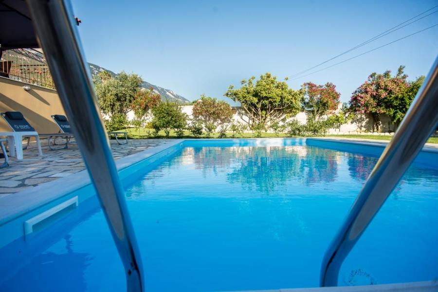 Villa Irida Afrato Bagian luar foto